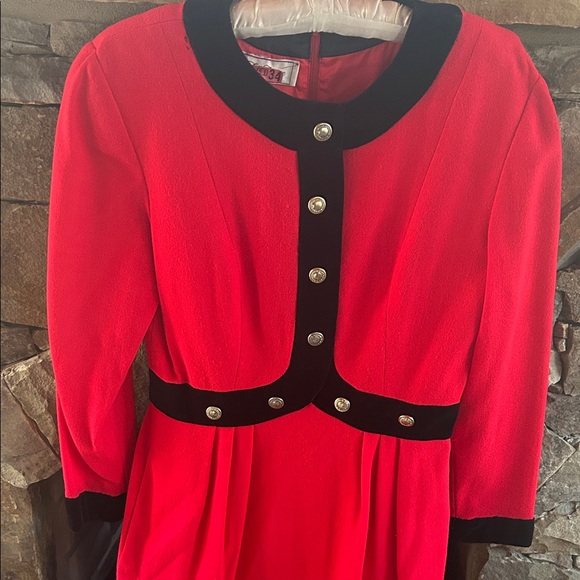 Saks Fifth Avenue Vintage Vibrant Red Dress; Black Velvet Collar Cuffs Belt;Sz 8 - Picture 3 of 16